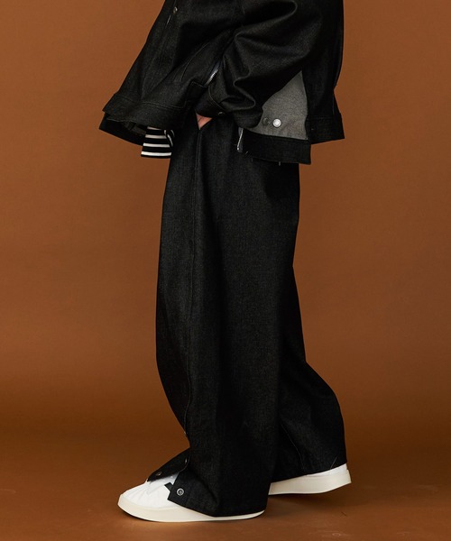 SeeSew(シーソー)の「【UNISEX】DENIM CURVE PANTS/デニムカーブパンツ(デニムパンツ・メンズ・ネイビー/ブラック・M/L)」の8枚目の写真