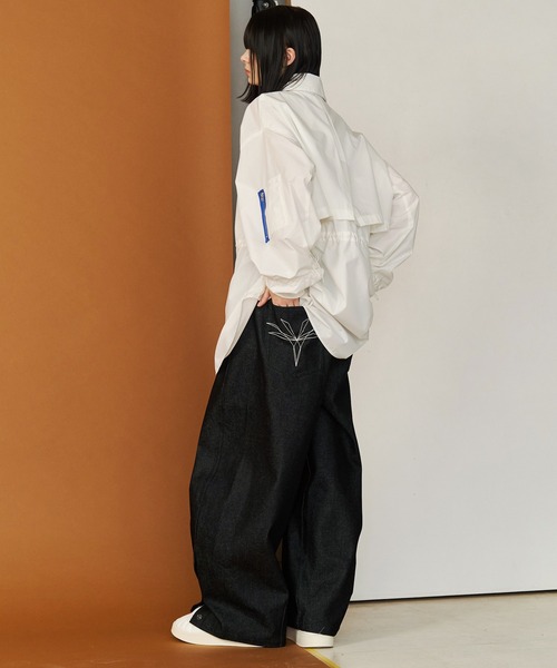 SeeSew(シーソー)の「【UNISEX】DENIM CURVE PANTS/デニムカーブパンツ(デニムパンツ・メンズ・ネイビー/ブラック・M/L)」の5枚目の写真