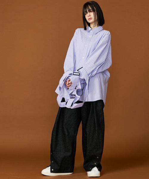 SeeSew(シーソー)の「【UNISEX】DENIM CURVE PANTS/デニムカーブパンツ(デニムパンツ・メンズ・ネイビー/ブラック・M/L)」の6枚目の写真