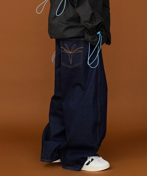 SeeSew(シーソー)の「【UNISEX】DENIM CURVE PANTS/デニムカーブパンツ(デニムパンツ・メンズ・ネイビー/ブラック・M/L)」の21枚目の写真