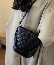 キルティング 縦型ショルダーバッグ
