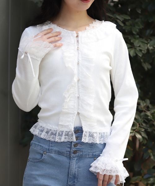 axes femme(アクシーズファム)の「ローズボタンフリルトップス(Tシャツ/カットソー・レディース・ホワイト/ピンク/グレー・FREE)」の1枚目の写真