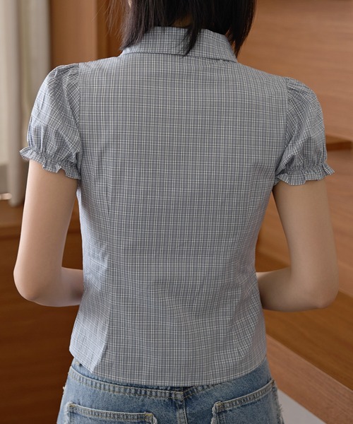UNE MANSION(ユヌマンション)の「パフスリーブフロントダブルシャーリングⅤネックブラウス(シャツ/ブラウス・レディース・スカイブルー/ホワイト/チェック・FREE)」の18枚目の写真