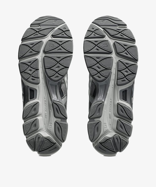 PUBLIC TOKYO(パブリックトウキョウ)の「GEL-NYC 2055(スニーカー・メンズ・グレー/ダークグレー・27/28/27.5)」の5枚目の写真