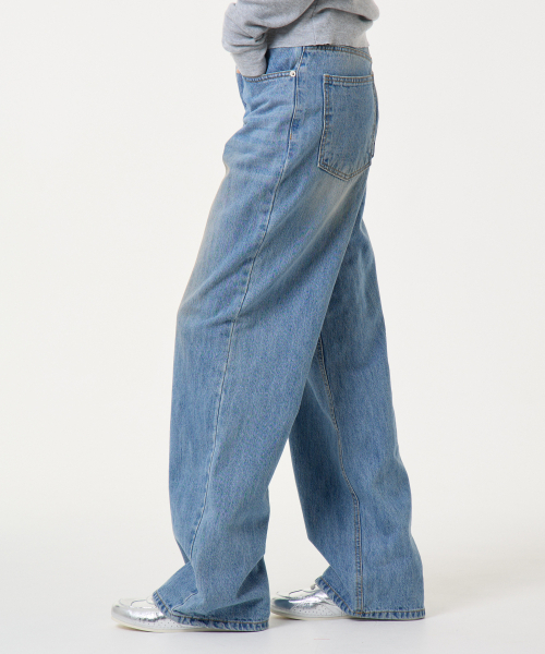 UNKNOWN PLANET(アンノウンプラネット)の「デイリーミッドワイドデニムパンツライトブルー(デニムパンツ・レディース・その他・SMALL/MEDIUM/LARGE)」の5枚目の写真