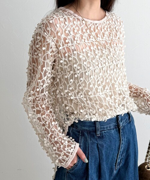 fredy emue（フレディエミュ）の「《セットアップ対応》フォーカスドット刺繍プルオーバー（シャツ/ブラウス・レディース・オフホワイト/ブラック・38）」の7枚目の写真