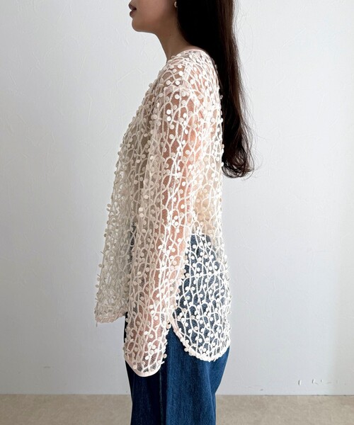 fredy emue（フレディエミュ）の「《セットアップ対応》フォーカスドット刺繍プルオーバー（シャツ/ブラウス・レディース・オフホワイト/ブラック・38）」の11枚目の写真