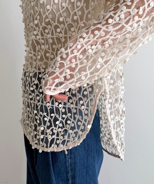 fredy emue（フレディエミュ）の「《セットアップ対応》フォーカスドット刺繍プルオーバー（シャツ/ブラウス・レディース・オフホワイト/ブラック・38）」の15枚目の写真