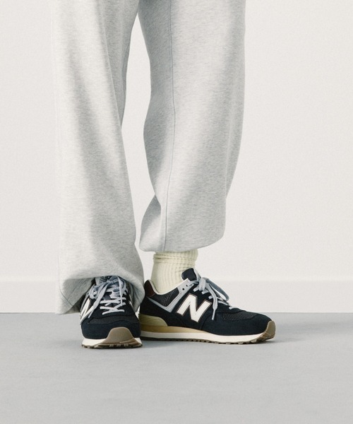 NEW BALANCE(ニューバランス)の「574(スニーカー・メンズ・グレー/ブラウン/ダークブラウン/ベージュ・22.0cm/22.5cm/23.0cm/23.5cm/24.0cm/24.5cm/25.0cm/25.5cm/26.0cm/26.5cm/27.0cm/27.5cm/28.0cm/28.5cm/29.0cm/30.0cm)」の15枚目の写真