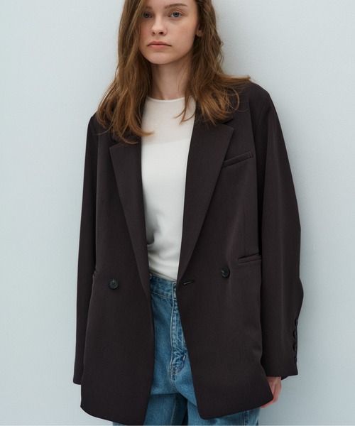 PUBLIC TOKYO(パブリックトウキョウ)の「シルキーツイルダブルジャケット(テーラードジャケット・レディース・ダークグレー/キャメル・1/2)」の2枚目の写真