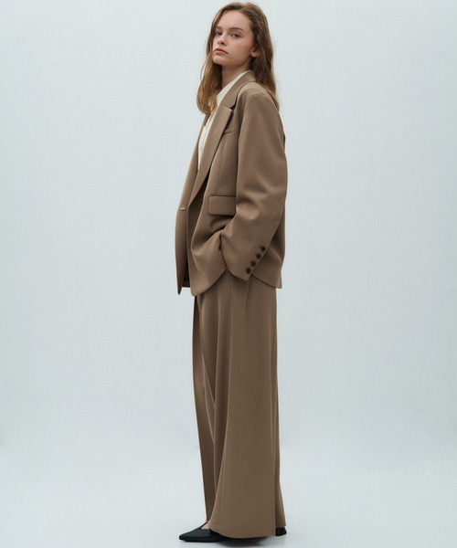 PUBLIC TOKYO(パブリックトウキョウ)の「シルキーツイルダブルジャケット(テーラードジャケット・レディース・ダークグレー/キャメル・1/2)」の4枚目の写真