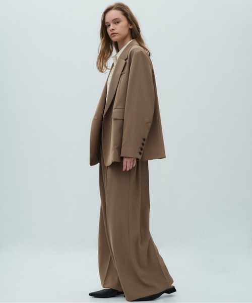 PUBLIC TOKYO(パブリックトウキョウ)の「シルキーツイルダブルジャケット(テーラードジャケット・レディース・ダークグレー/キャメル・1/2)」の22枚目の写真