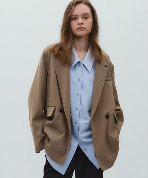 PUBLIC TOKYO(パブリックトウキョウ)の「シルキーツイルダブルジャケット(テーラードジャケット・レディース・ダークグレー/キャメル・1/2)」の7枚目の写真