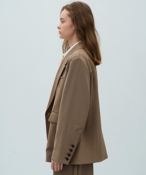 PUBLIC TOKYO(パブリックトウキョウ)の「シルキーツイルダブルジャケット(テーラードジャケット・レディース・ダークグレー/キャメル・1/2)」の10枚目の写真