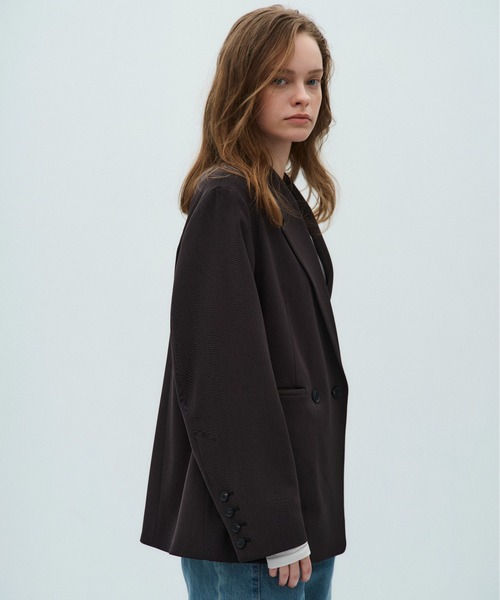 PUBLIC TOKYO(パブリックトウキョウ)の「シルキーツイルダブルジャケット(テーラードジャケット・レディース・ダークグレー/キャメル・1/2)」の19枚目の写真