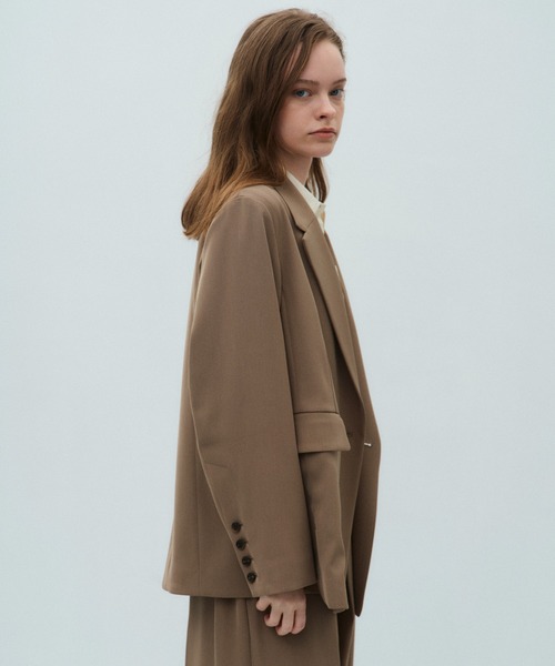 PUBLIC TOKYO(パブリックトウキョウ)の「シルキーツイルダブルジャケット(テーラードジャケット・レディース・ダークグレー/キャメル・1/2)」の12枚目の写真