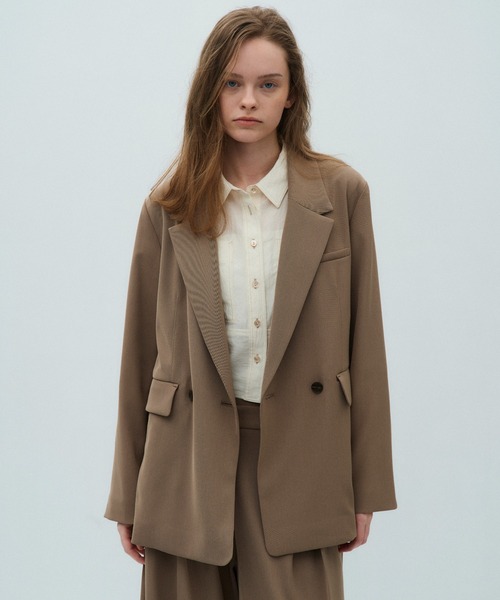 PUBLIC TOKYO(パブリックトウキョウ)の「シルキーツイルダブルジャケット(テーラードジャケット・レディース・ダークグレー/キャメル・1/2)」の9枚目の写真