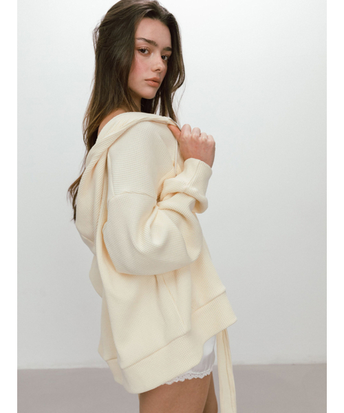 MOIFAIRE(モイフェア)の「RIBBON WAFFLE HOODIE / BUTTER(パーカー・レディース・ライトイエロー・OS)」の3枚目の写真