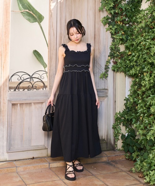 Lallana(ララーナ)の「Gather flare long dress/ギャザーフレアロングワンピース(ワンピース・レディース・ブラック/アイボリー・SMALL/FREE)」の17枚目の写真