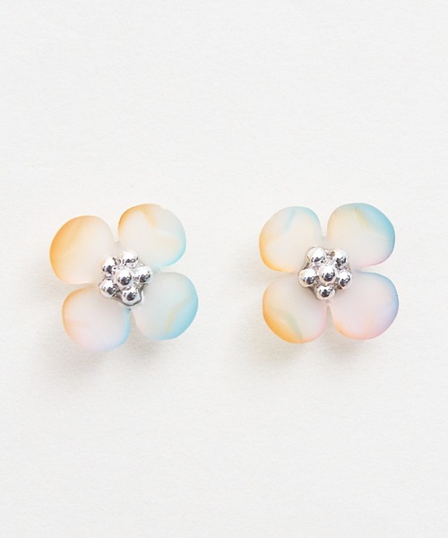Zoule(ゾーラ)の「Zoule ゾーラ:Soleaシリーズ flare フラワー 花 ピアス(ピアス(両耳用)・レディース・ホワイト/シルバー/ゴールド・FREE)」の8枚目の写真
