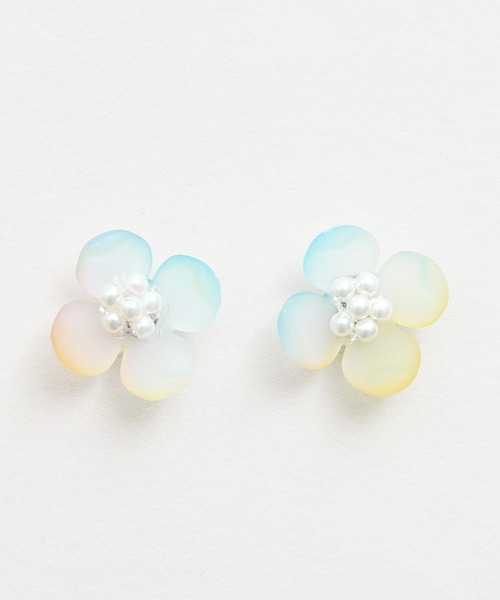 Zoule(ゾーラ)の「Zoule ゾーラ:Soleaシリーズ flare フラワー 花 ピアス(ピアス(両耳用)・レディース・ホワイト/シルバー/ゴールド・FREE)」の5枚目の写真