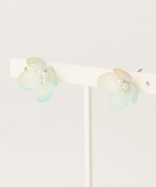 Zoule(ゾーラ)の「Zoule ゾーラ:Soleaシリーズ flare フラワー 花 ピアス(ピアス(両耳用)・レディース・ホワイト/シルバー/ゴールド・FREE)」の11枚目の写真