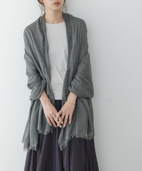 URBAN RESEARCH Sonny Label（アーバンリサーチサニーレーベル）の「イタリア製なめらかレーヨンストール（ストール/ショール・レディース・ベージュ/ネイビー/グレー・ONE）」の2枚目の写真