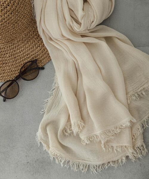 URBAN RESEARCH Sonny Label（アーバンリサーチサニーレーベル）の「イタリア製なめらかレーヨンストール（ストール/ショール・レディース・ベージュ/ネイビー/グレー・ONE）」の4枚目の写真