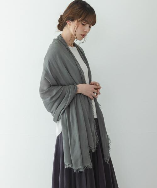 URBAN RESEARCH Sonny Label（アーバンリサーチサニーレーベル）の「イタリア製なめらかレーヨンストール（ストール/ショール・レディース・ベージュ/ネイビー/グレー・ONE）」の8枚目の写真