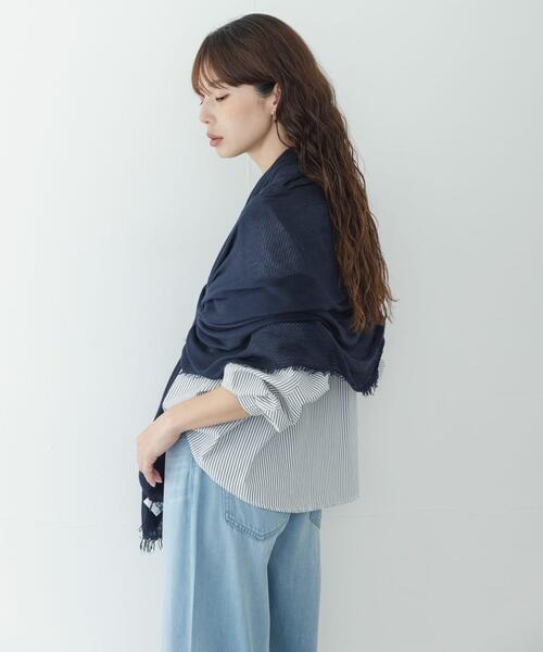 URBAN RESEARCH Sonny Label（アーバンリサーチサニーレーベル）の「イタリア製なめらかレーヨンストール（ストール/ショール・レディース・ベージュ/ネイビー/グレー・ONE）」の15枚目の写真