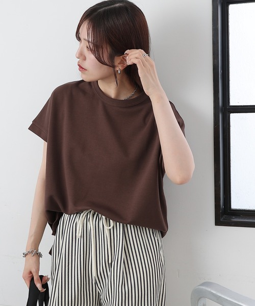 COLONY 2139(コロニートゥーワンスリーナイン)の「エンザイムダンボールドロップショルダープルオーバー(Tシャツ/カットソー・レディース・ブラウン/ホワイト/チャコールグレー/ブラック・MEDIUM/SMALL)」の4枚目の写真