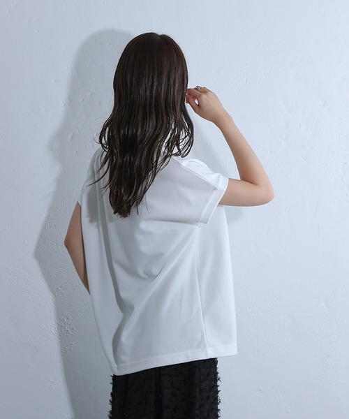 COLONY 2139(コロニートゥーワンスリーナイン)の「エンザイムダンボールドロップショルダープルオーバー(Tシャツ/カットソー・レディース・ブラウン/ホワイト/チャコールグレー/ブラック・MEDIUM/SMALL)」の6枚目の写真