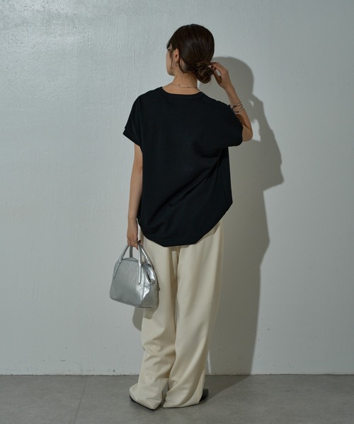 COLONY 2139(コロニートゥーワンスリーナイン)の「エンザイムダンボールドロップショルダープルオーバー(Tシャツ/カットソー・レディース・ブラウン/ホワイト/チャコールグレー/ブラック・MEDIUM/SMALL)」の18枚目の写真
