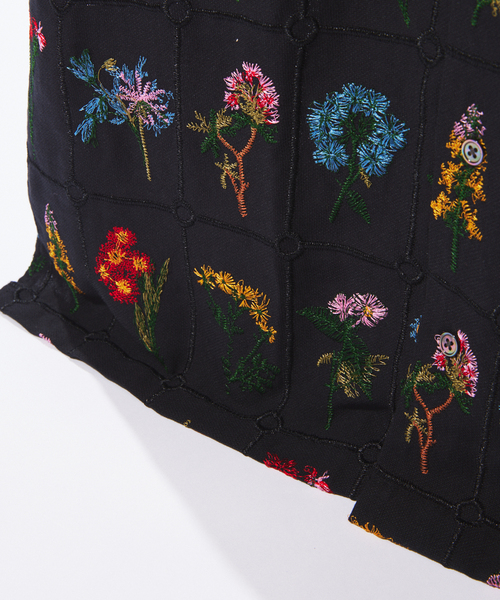 JOURNAL STANDARD(ジャーナルスタンダード)の「フラワー エンブロイダリー 半袖 シャツ(シャツ/ブラウス・メンズ・ブラック/ブルー系その他・LARGE/MEDIUM)」の4枚目の写真