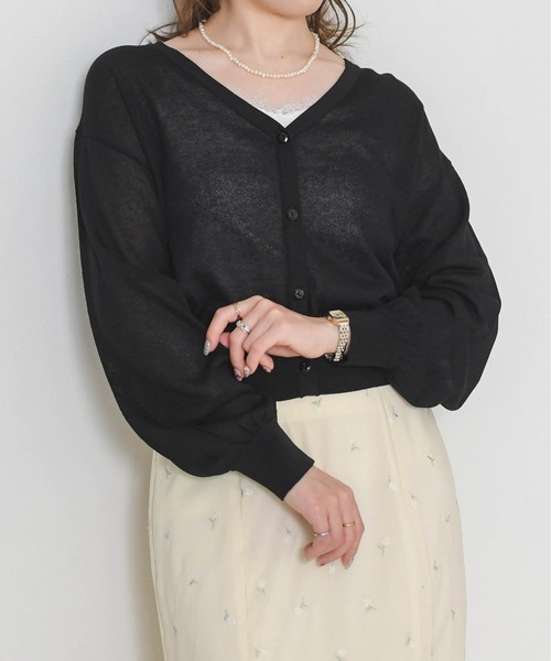 31 Sons de mode(トランテアン ソン ドゥ モード)の「2026春夏新作 Vネックシアーカーディガン(カーディガン/ボレロ・レディース・ブラック/ピンク/オフホワイト/ブルー・フリ-)」の1枚目の写真