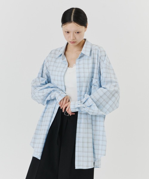 DFFUR.(ディフル)の「ルーズシルエットチェックシャツ(シャツ/ブラウス・レディース・ライトブルー/オフホワイト・FREE)」の3枚目の写真