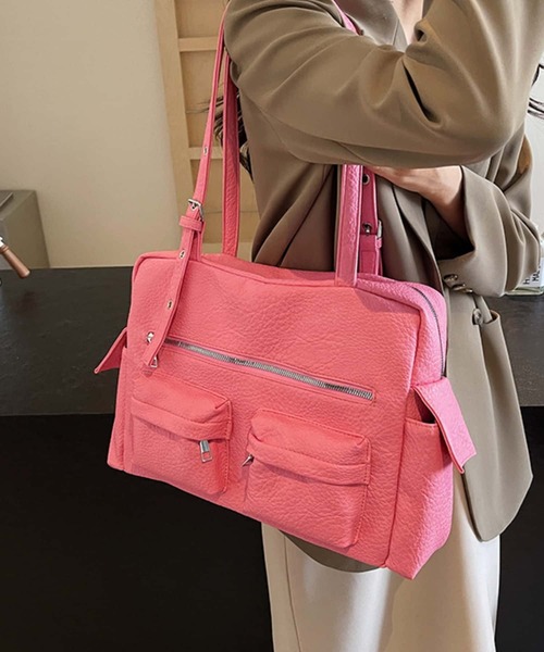 LA VORAGINE(ラ ヴォラジネ)の「【A4収納可能!】マルチポケット ヴィンテージ風 アイレットベルトショルダーバック(ショルダーバッグ・レディース・グレー/ピンク/ブラック・FREE)」の20枚目の写真