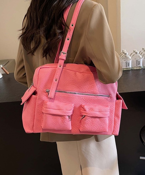 LA VORAGINE(ラ ヴォラジネ)の「【A4収納可能!】マルチポケット ヴィンテージ風 アイレットベルトショルダーバック(ショルダーバッグ・レディース・グレー/ピンク/ブラック・FREE)」の15枚目の写真
