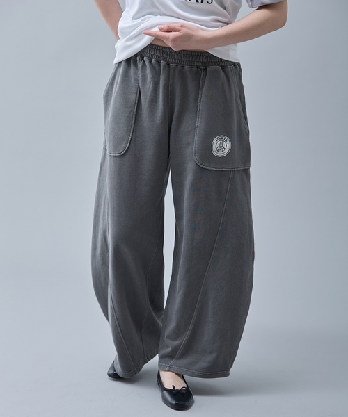 PARIS SAINT-GERMAIN(パリサンジェルマン)の「《追加》【Paris Saint-Germain / パリ・サン=ジェルマン】 JP Pigment Pants(スウェットパンツ・メンズ・ブルー系その他/ベージュ/ブラック・LARGE/MEDIUM/SMALL)」の2枚目の写真