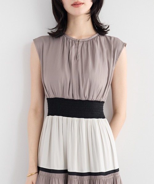 YECCA VECCA（イェッカヴェッカ）の「マルチカラーシャーリングワンピース（ワンピース・レディース・ブルーグリーン/ベージュ・FREE）」の7枚目の写真