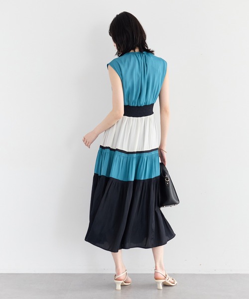 YECCA VECCA（イェッカヴェッカ）の「マルチカラーシャーリングワンピース（ワンピース・レディース・ブルーグリーン/ベージュ・FREE）」の12枚目の写真