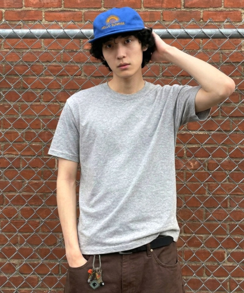 UNDEROFF(アンダーオフ)の「エッセンシャルスタンダード 半袖Tシャツ メランジ(Tシャツ/カットソー・メンズ・ライトグレー・MEDIUM/LARGE/X-LARGE/SMALL)」の1枚目の写真
