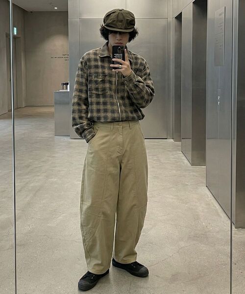 ARTISTWEAR（アーティストウェア）の「[ATW] ボリュームワイドフィットコットンカーブドパンツ - 2カラー（その他パンツ・レディース・ベージュ/チャコール・SMALL/MEDIUM/LARGE/X-LARGE/XX-LARGE）」の17枚目の写真