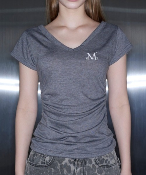 MUCENT（ムセント）の「A'GEM/9 × .kom 『MUCENT/ムセント』YATI SIDE SHIRRING V-NECK HALF TEE/バグースカモロゴクロップ半袖Tシャツ（Tシャツ/カットソー・レディース・ホワイト/ブラック/チャコールグレー/グレー・FREE）」の11枚目の写真