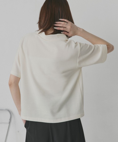 ad thie(アドティエ)の「ベーシック ハーフスリーブ スキッパーシャツ(ポロシャツ・レディース・グレイッシュベージュ/ネイビー/アイボリー/ブラウン/ピンク/ライトブルー/チャコール・FREE)」の17枚目の写真