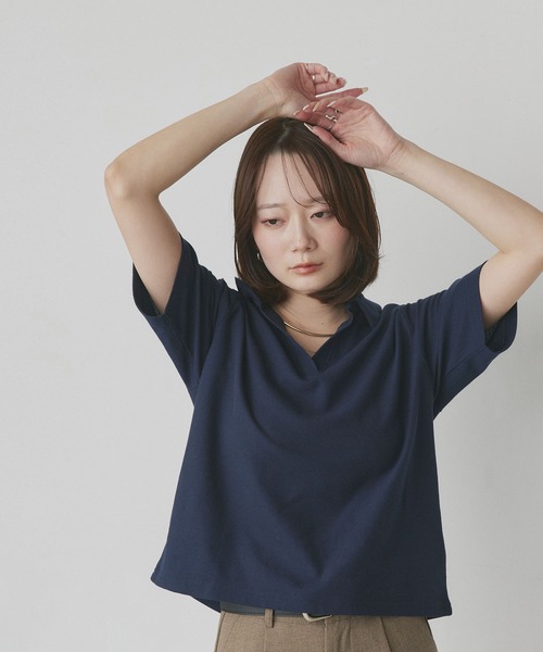 ad thie(アドティエ)の「ベーシック ハーフスリーブ スキッパーシャツ(ポロシャツ・レディース・グレイッシュベージュ/ネイビー/アイボリー/ブラウン/ピンク/ライトブルー/チャコール・FREE)」の22枚目の写真