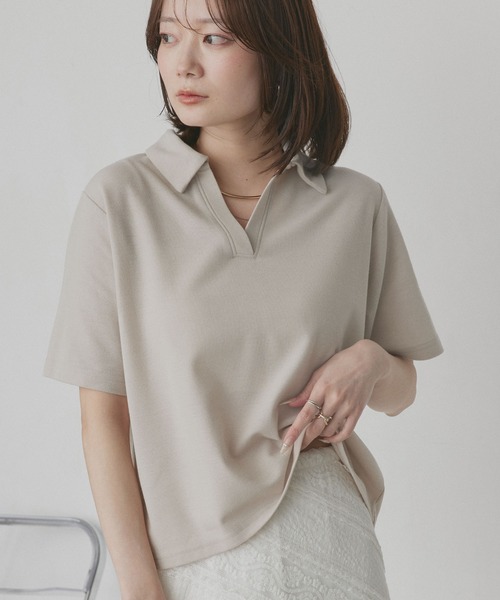 ad thie(アドティエ)の「ベーシック ハーフスリーブ スキッパーシャツ(ポロシャツ・レディース・グレイッシュベージュ/ネイビー/アイボリー/ブラウン/ピンク/ライトブルー/チャコール・FREE)」の9枚目の写真