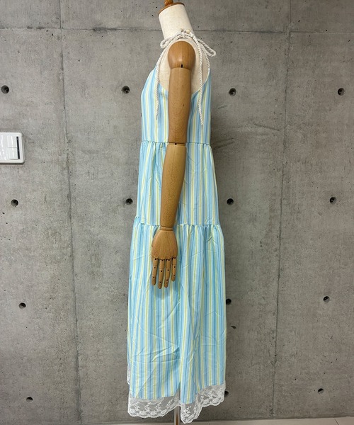 GLAMOROUS JANE(グラマラスジェーン)の「ストライプ×レースキャミワンピース(ワンピース・レディース・ブルー・FREE)」の7枚目の写真
