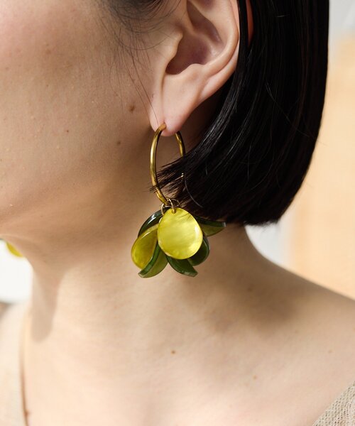 ピアス　No.5086 カラー樹脂ペタルピアス（ピアス（両耳用））｜ear PAPILLONNER
