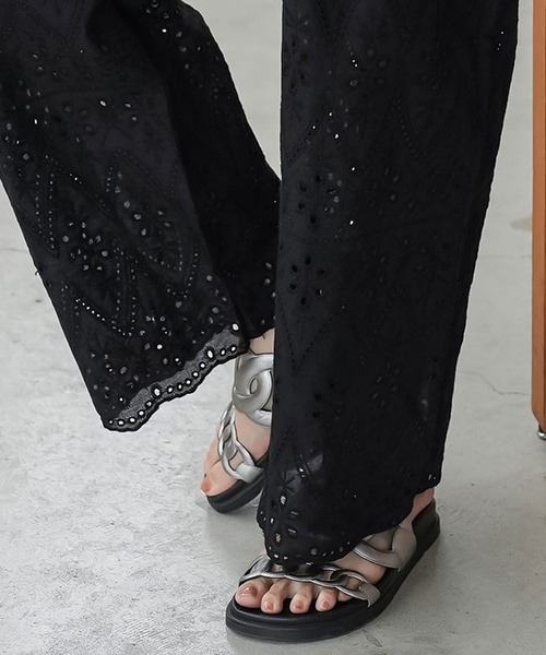 mili an deni(ミリアンデニ)の「コットンレースイージーパンツ(その他パンツ・レディース・オフホワイト/ブラック・M)」の16枚目の写真